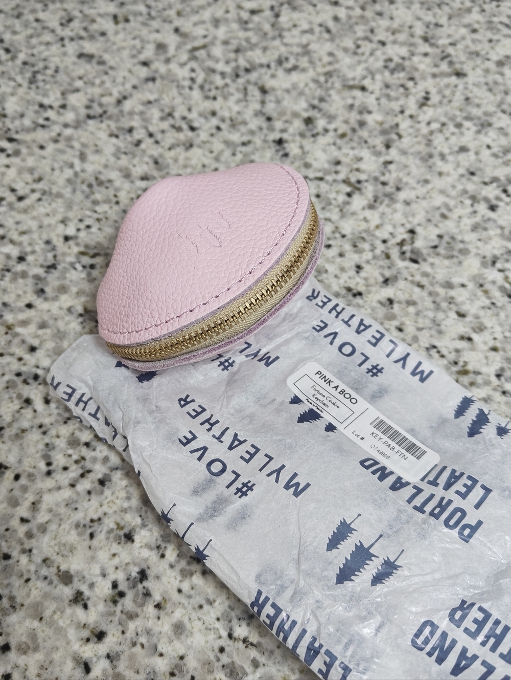 Portland leather Fortune Cookie Keychain (Pinkaboo pink) - Picture 4 of 6